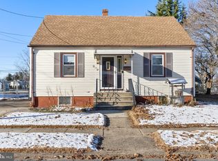 328 Pine St, Burlington, NJ 08016