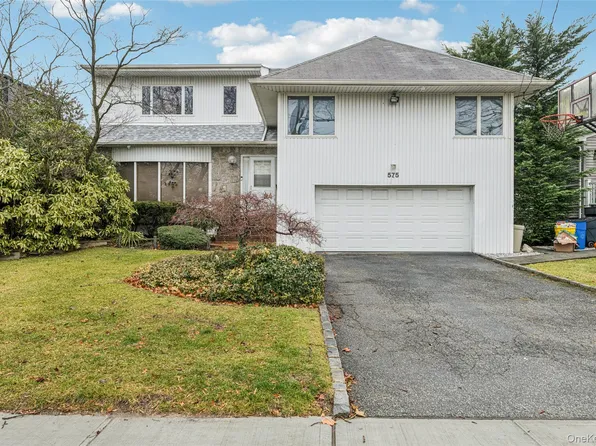 575 Rica Lane, Woodmere, NY 11598