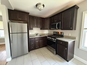 70 Plain St, Fall River, MA