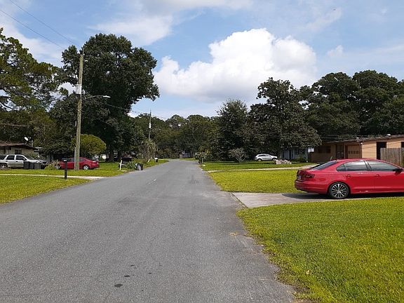 5th image of 7904 Dubois Dr