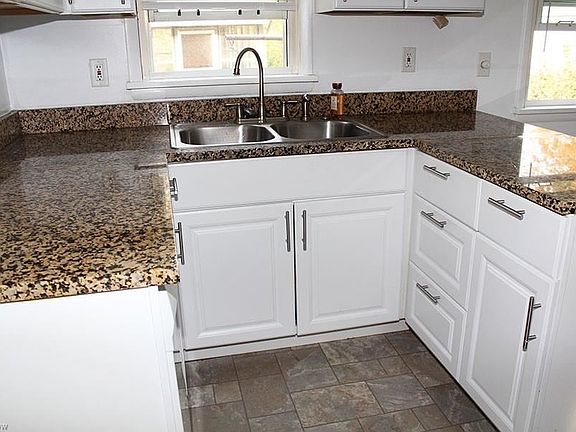 5th image of 30091 Dorothy Dr
