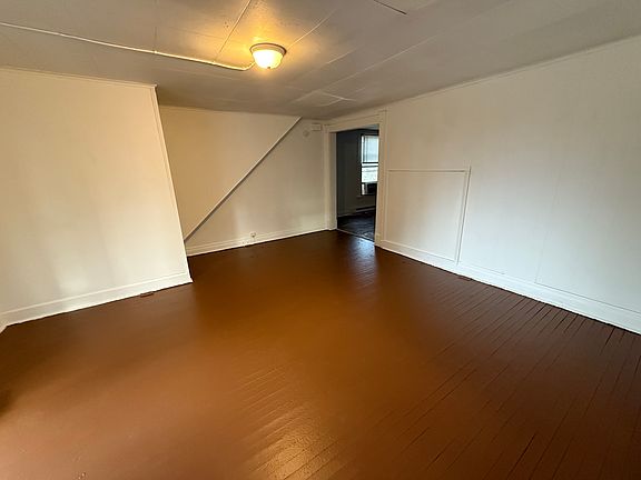 3rd image of 710 Grady St #A