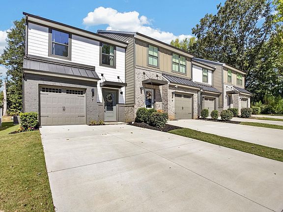 3rd image of 67 Connaught Ct