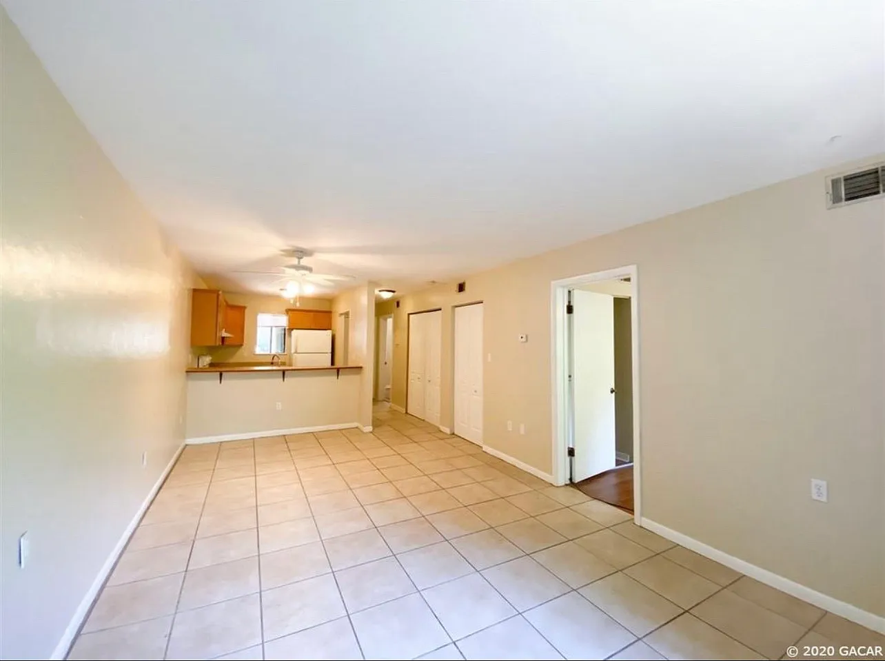 111 SE 16th Ave — Photo 3