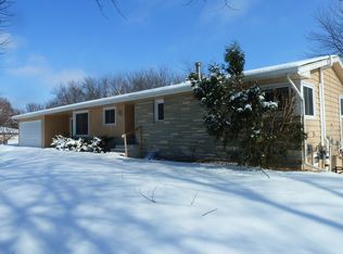 705 Dale St SW, Hutchinson, MN 55350