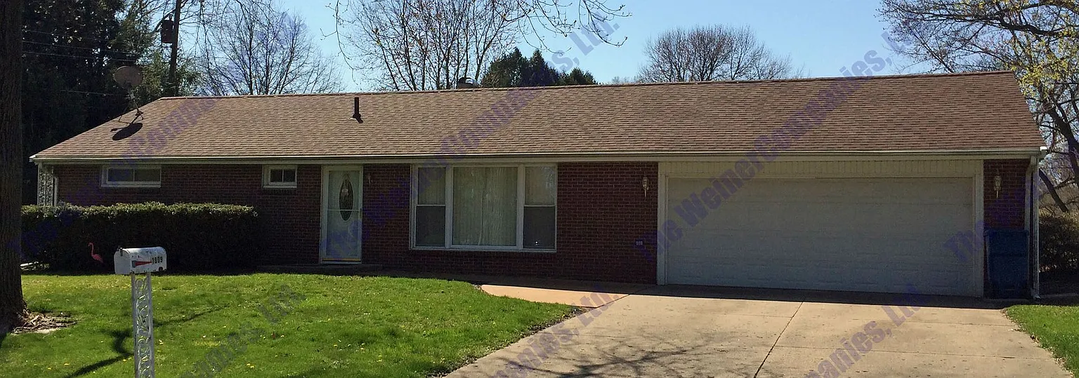1809 Peach St photo 1