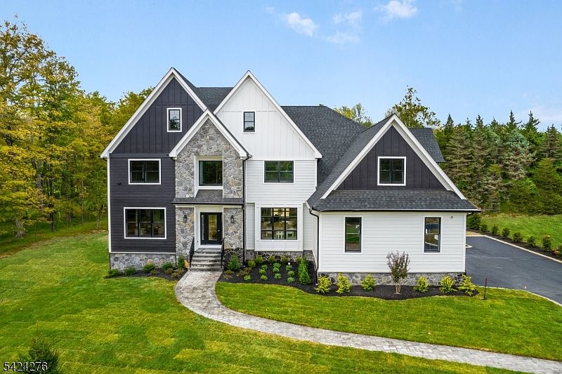 1st image of 3 Brookside Dr
