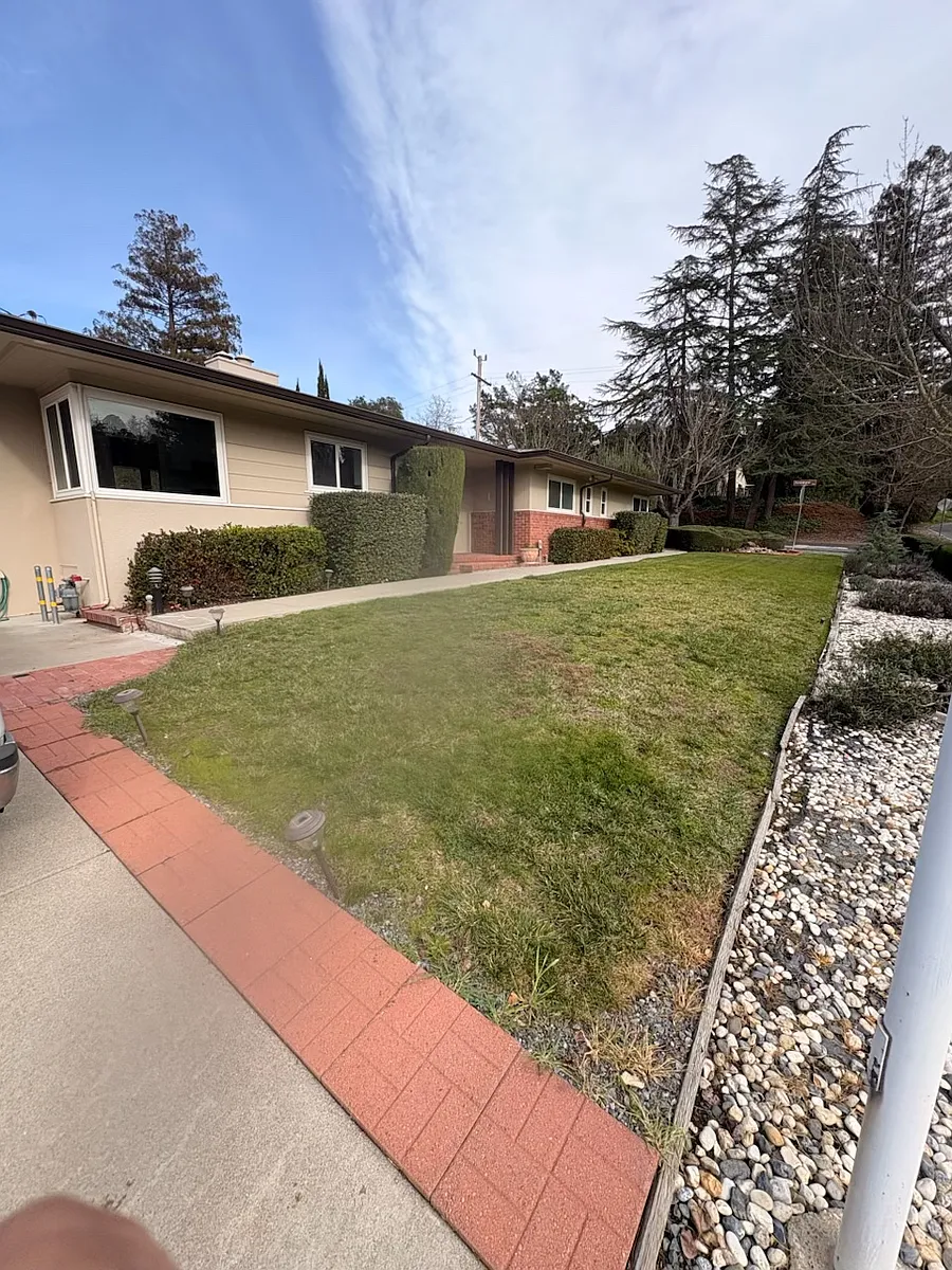 Building Photo - 844 Solana Dr