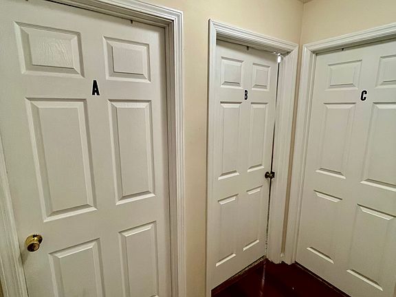 5th image of 540 Azalea Dr #A