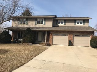 902 Juanita Ave, Cedar Falls, IA 50613
