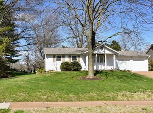 715 Lindell Dr, Ballwin, MO