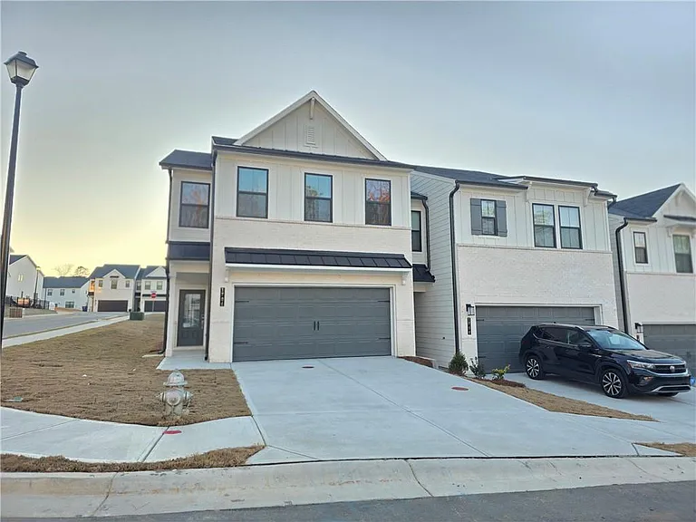 1704 Harper Lily Ln — Photo 1
