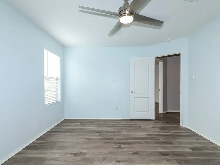 302 Falling Pine Dr — Photo 15