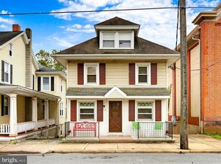 73 E Main St, Adamstown, PA 19501