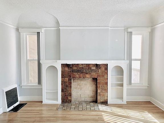 3rd image of 133 S New Hampshire Ave