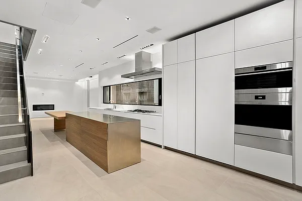 Rented by Compass | media 74