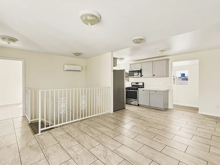 10909 S Burin Ave — Photo 5