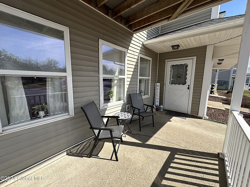3rd image of 109 Cambridge Manor Drive