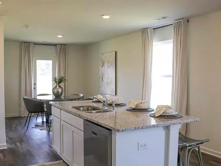 6585 Creek Cir — Photo 5
