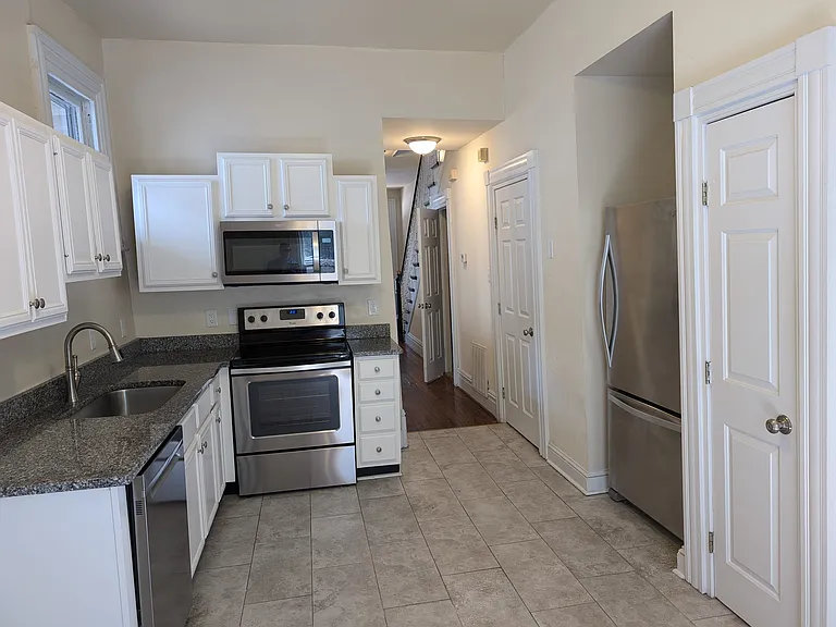 2115 E Marshall St #A — Photo 5