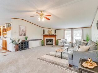 833 Barnes Ave, Cleburne, TX 76031