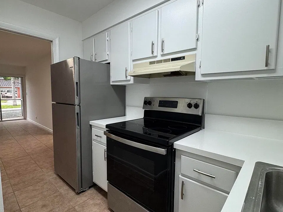 510 Lake Shore Dr #16