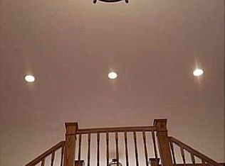 39 Cherry Ln, Tiverton, RI 02878