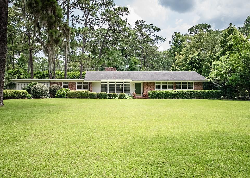1st image of 2107 Jerry Jones Dr