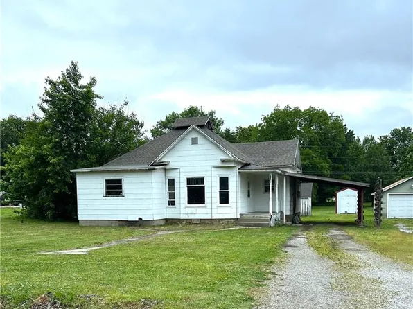 203 E Maple St, Liberal, MO 64762