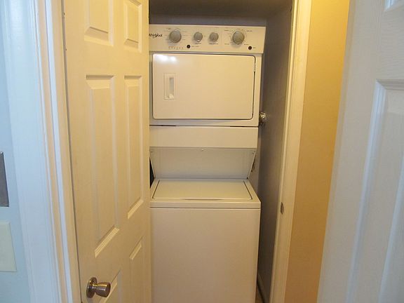 2nd image of 2402 Wood Gate Ln #2402