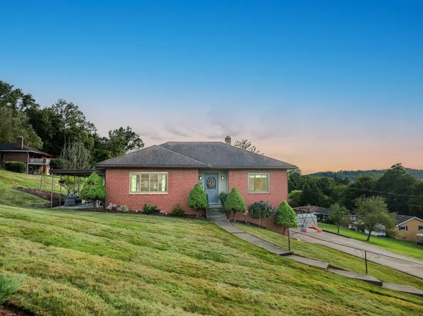 121 Oakmont St N, Washington, PA 15301