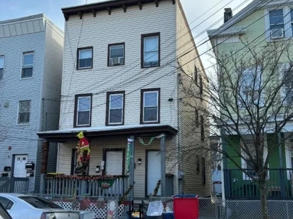 124 Lyon St #32, Paterson City, NJ 07524