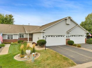 523 Deer Ridge Ln S, Maplewood, MN 55119