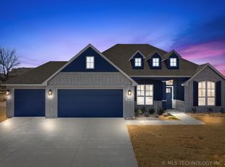 4502 S Holly Dr, Sand Springs, OK 74063
