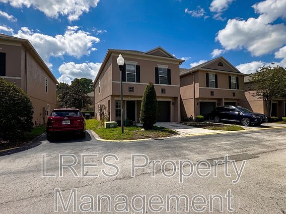3rd image of 2825 Cliffe Ct