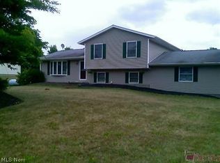 11074 Vaughn Rd, Hiram, OH 44234