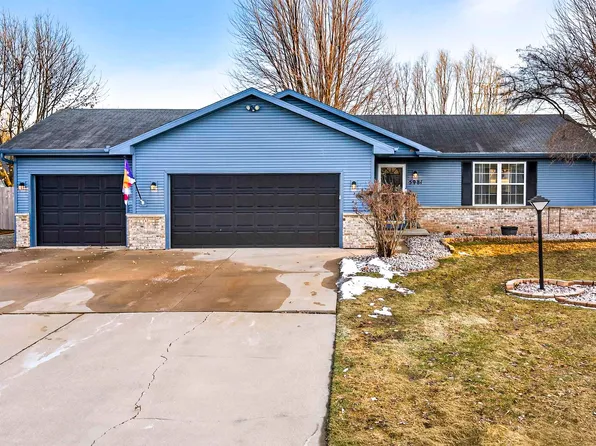 W5981 Woodsedge Ct, Appleton, WI 54915