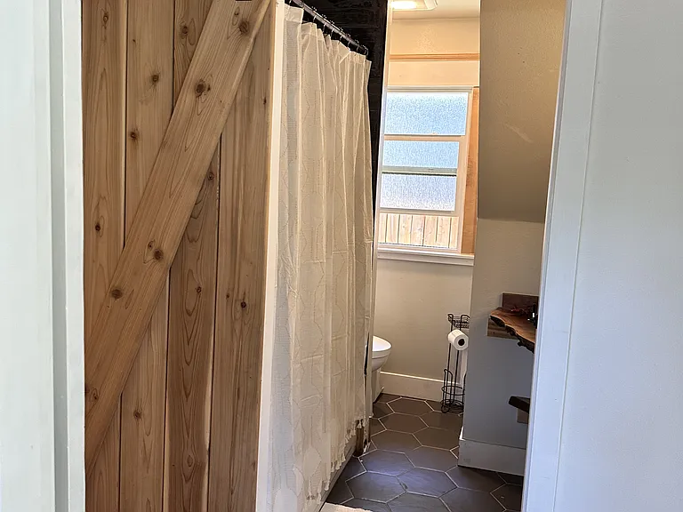 7822 N Wabash Ave — Photo 11