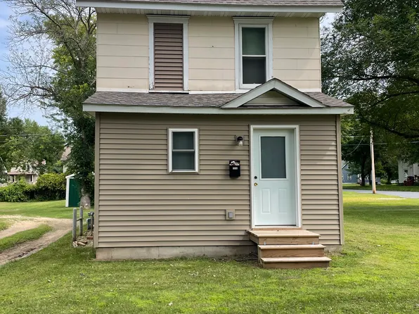 1318 7th St E, Menomonie, WI 54751