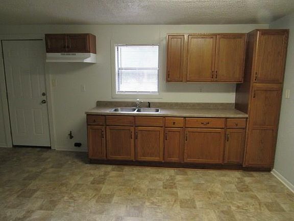 3rd image of 2103 Center Ave