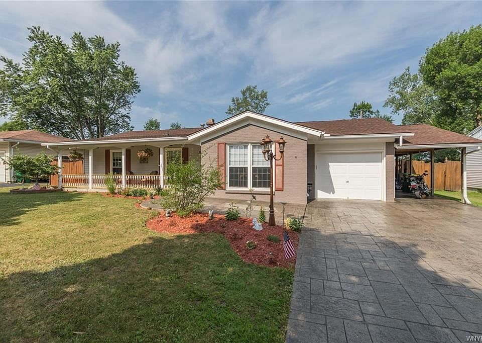 1st image of 70 Brookwood Dr