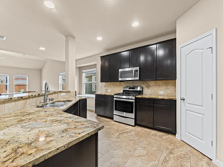 9974 Stone Creek Ln — Photo 12