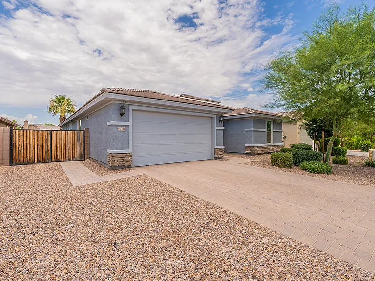 8014 W Orange Dr — Photo 4