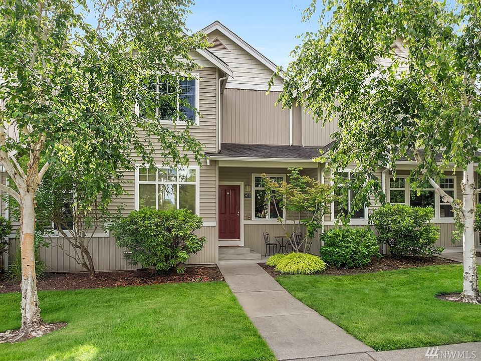 1st image of 937 233rd Ave NE