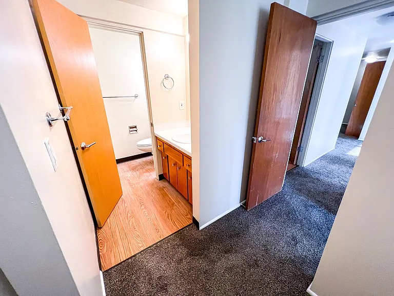 IRO Apartments — Photo 44
