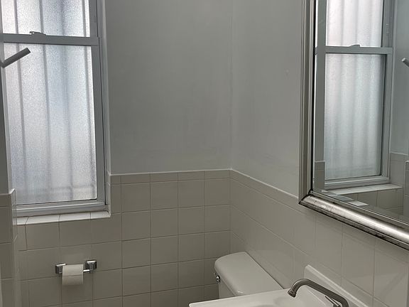 5th image of 426 N 32nd St #1