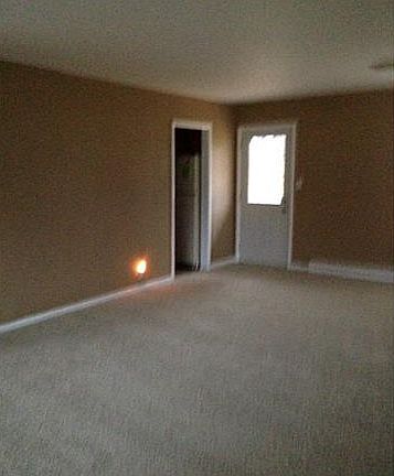 3rd image of 511 Sunny Dr