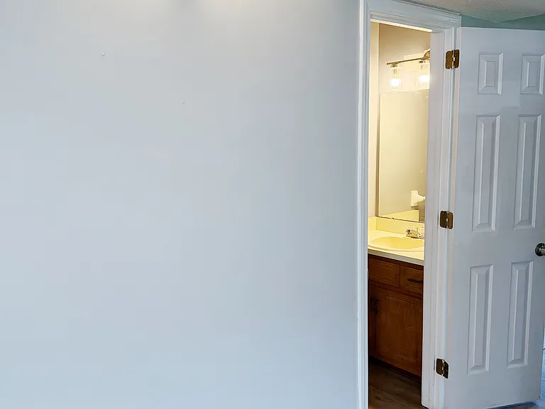 2133 Cheshire Dr — Photo 3