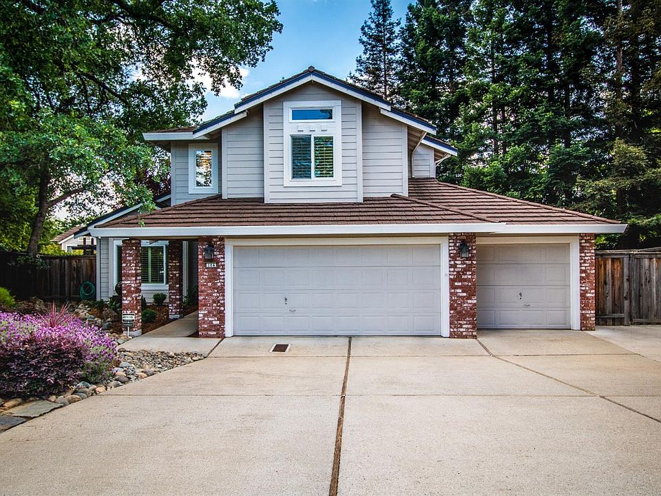 1st image of 104 Deeley Ct