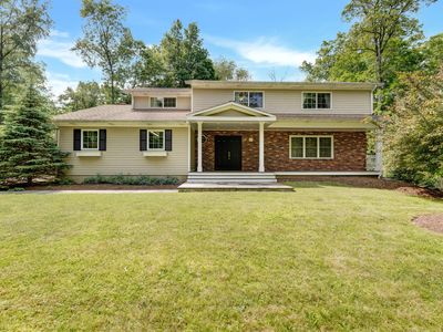 19 Maplecrest Drive, Danbury, CT, 06811